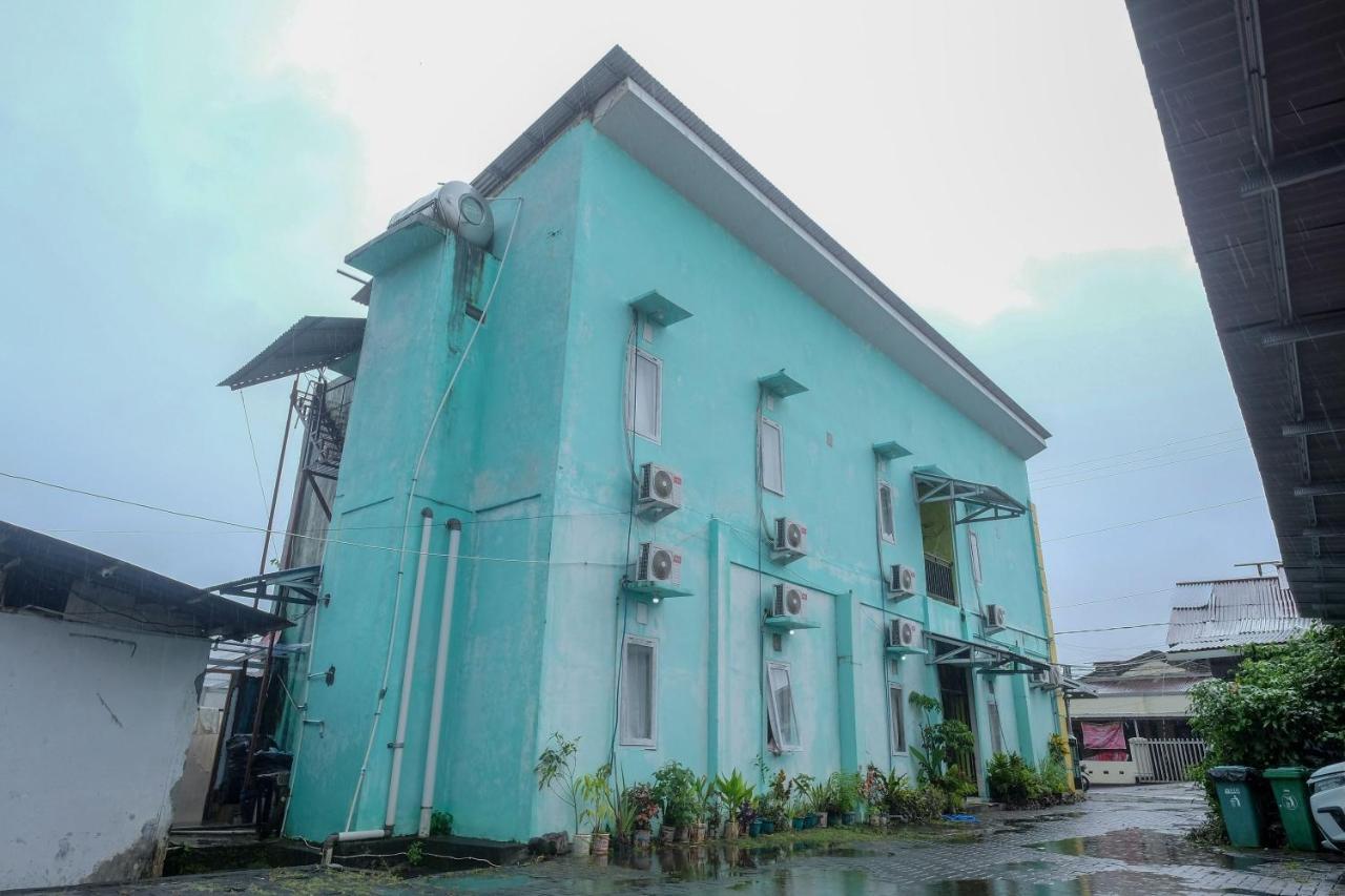Hotel Reddoorz Near Politeknik Manado Exterior foto