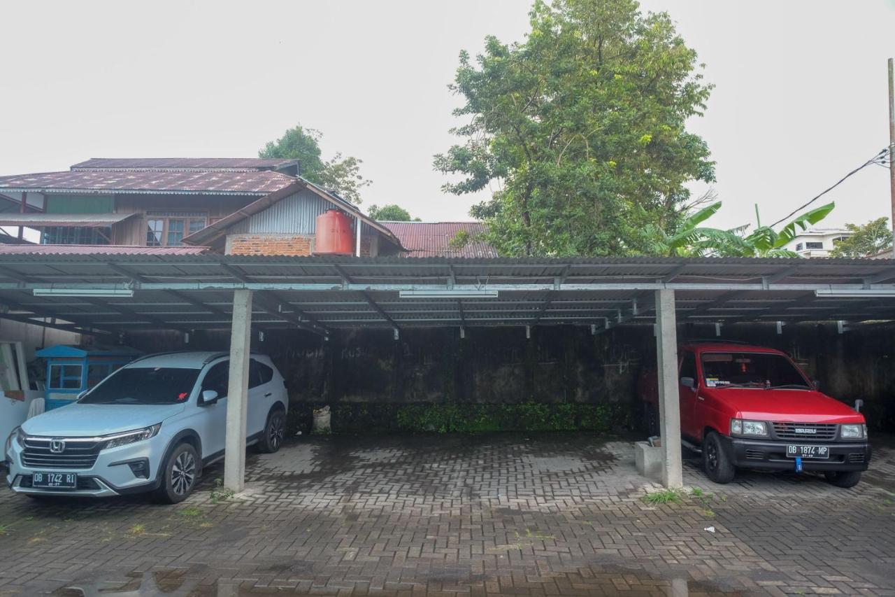Hotel Reddoorz Near Politeknik Manado Exterior foto